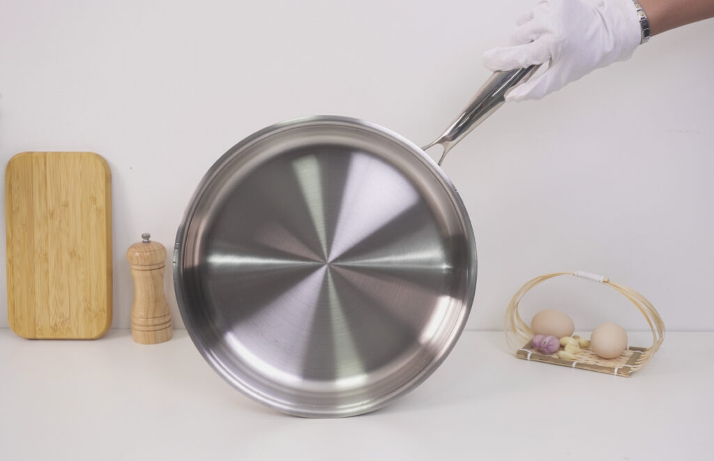 Lòng sâu vượt chuẩn – Hạn chế bắn dầu, nấu thoải mái